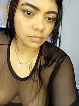 Snapshot of luxuryluna chatting on May 18, 2026, 4:07 am luxuryluna online show from May 18, 2026, 4:07 am