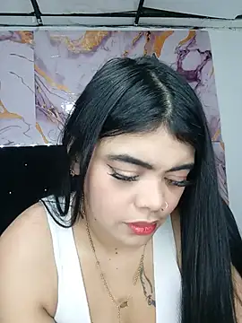 Snapshot of luxuryluna chatting on June 10, 2026, 12:44 am luxuryluna online show from June 10, 2026, 12:44 am