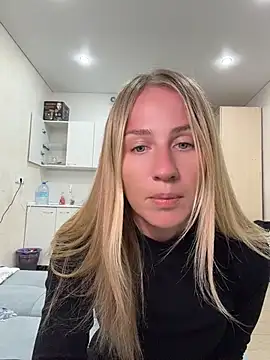 Snapshot of AnnaMist_ chatting on June 27, 2026, 3:28 pm AnnaMist online show from June 27, 2026, 3:28 pm