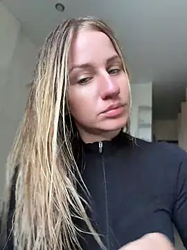 Snapshot of AnnaMist_ chatting on June 30, 2026, 8:15 am AnnaMist online show from June 30, 2026, 8:15 am