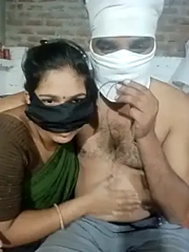 Snapshot of Hindicouple1 chatting on June 25, 2026, 4:00 pm Hindicouple1 online show from June 25, 2026, 4:00 pm