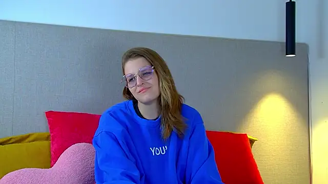 AlexaAvery online show from June 14, 2026, 6:04 am