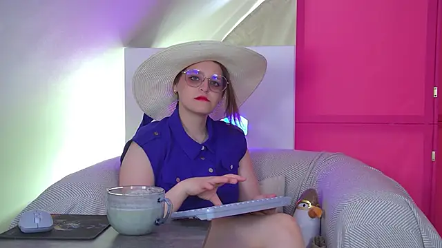 AlexaAvery online show from June 23, 2026, 6:22 am