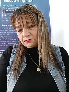Snapshot of KAREN--03 chatting on July 11, 2026, 1:47 pm KAREN--03 online show from July 11, 2026, 1:47 pm