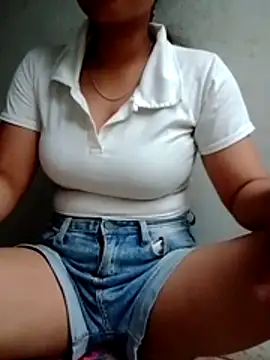 Mirra-a online show from June 17, 2026, 11:27 pm
