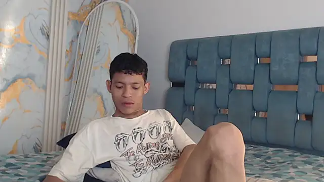 Snapshot of RONALDA_HOT26 chatting on June 20, 2026, 1:36 pm RONALDA HOT26 online show from June 20, 2026, 1:36 pm