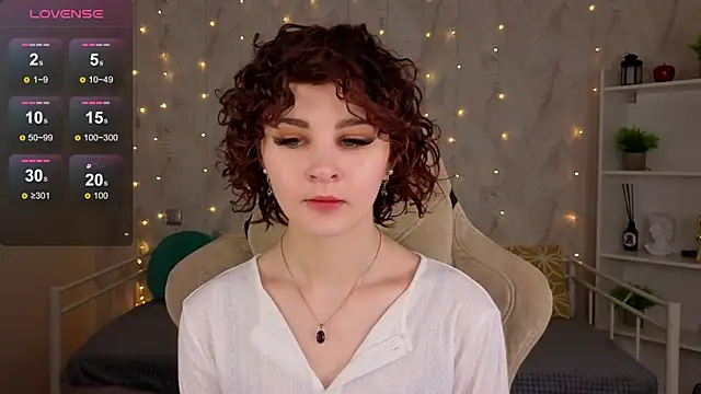 Snapshot of Kira__Fluffy chatting on June 14, 2026, 12:08 am Kira Fluffy online show from June 14, 2026, 12:08 am