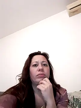 Snapshot of Mariposareina26 chatting on May 14, 2026, 9:43 pm Mariposareina26 online show from May 14, 2026, 9:43 pm
