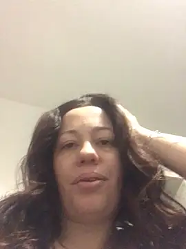 Snapshot of Mariposareina26 chatting on May 17, 2026, 7:43 pm Mariposareina26 online show from May 17, 2026, 7:43 pm