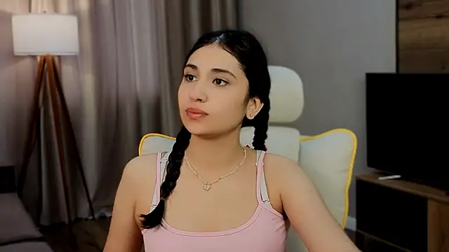 Snapshot of honeylanaa chatting on June 5, 2026, 4:52 am honeylanaa online show from June 5, 2026, 4:52 am