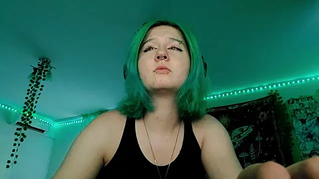 HunXena online show from June 7, 2026, 4:22 pm