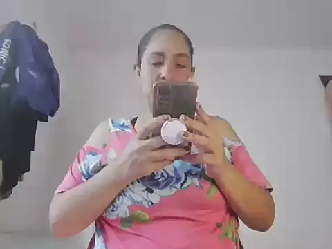 Snapshot of Pamela_sa chatting on June 18, 2026, 6:23 pm Pamela sa online show from June 18, 2026, 6:23 pm
