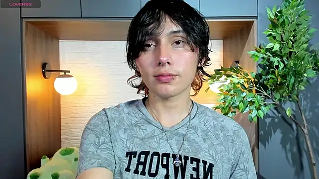 Brunodeluca  online show from June 22, 2026, 7:44 pm