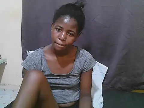 Snapshot of Sweet-tatiana chatting on June 21, 2026, 9:28 pm Sweet-tatiana online show from June 21, 2026, 9:28 pm