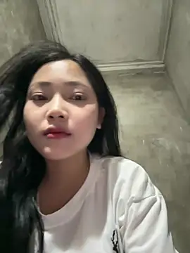 hinami-lo online show from May 28, 2026, 4:48 pm