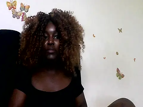 MoonlighMaya online show from July 15, 2026, 9:53 pm