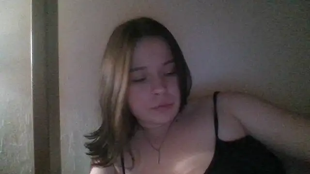 Snapshot of RiaLowelyt chatting on May 25, 2026, 11:33 pm RiaLowelyt online show from May 25, 2026, 11:33 pm