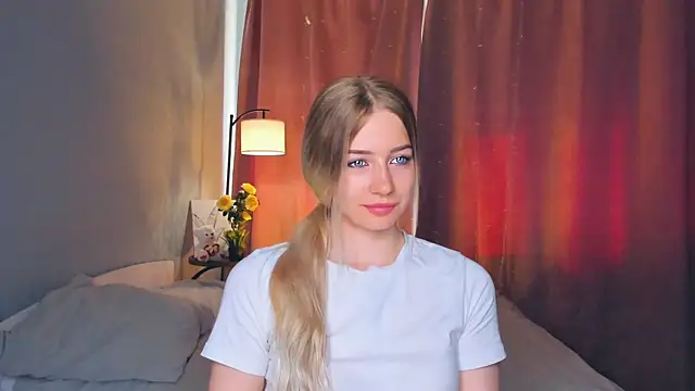 Snapshot of DeniseMekus chatting on July 1, 2026, 7:43 am DeniseMekus online show from July 1, 2026, 7:43 am