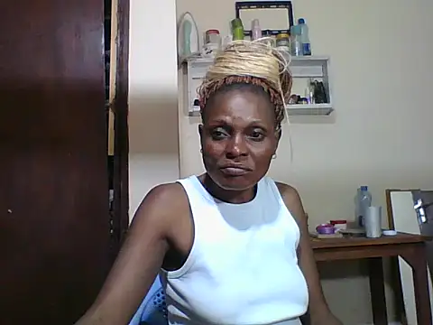 Snapshot of Ebonyqueen4 chatting on June 1, 2026, 7:04 pm Ebonyqueen4 online show from June 1, 2026, 7:04 pm