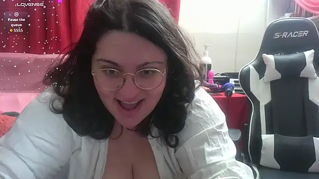 Snapshot of squishkink chatting on June 16, 2026, 4:42 pm squishkink online show from June 16, 2026, 4:42 pm
