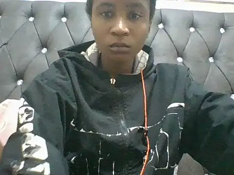 Snapshot of sweetebony_r chatting on June 2, 2026, 2:35 am sweetebony r online show from June 2, 2026, 2:35 am