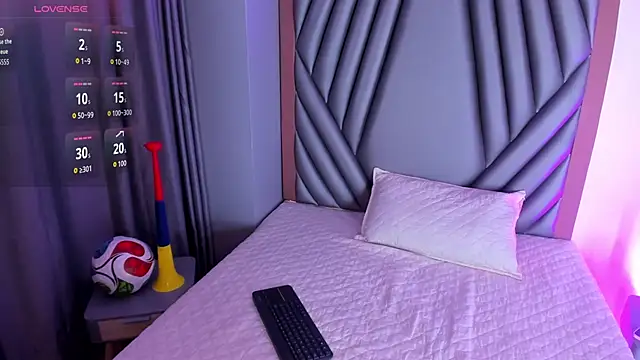 Snapshot of madison_flores chatting on June 30, 2026, 3:51 am madison flores online show from June 30, 2026, 3:51 am