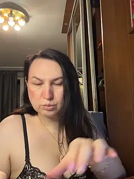 Snapshot of EvaBeautyXxX chatting on June 14, 2026, 10:45 pm EvaBeautyXxX online show from June 14, 2026, 10:45 pm