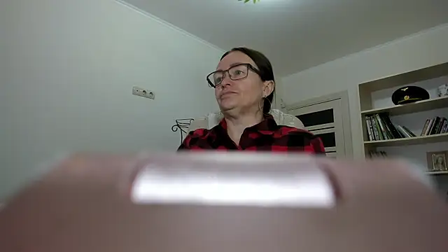 Vika73 online show from November 8, 2025, 7:08 am