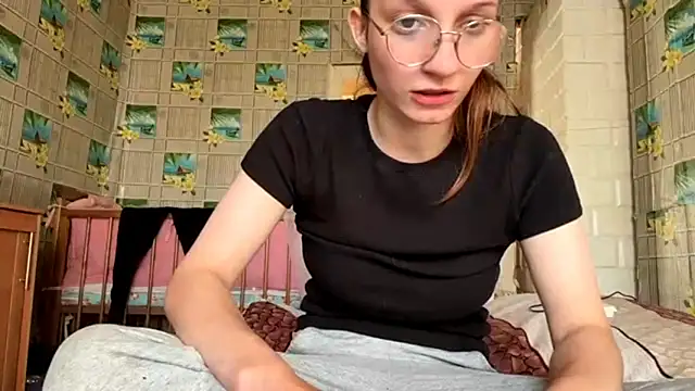 Snapshot of SparkleJebb chatting on June 19, 2026, 4:22 pm SparkleJebb online show from June 19, 2026, 4:22 pm