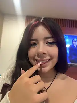 Snapshot of softdoll-_ chatting on June 24, 2026, 12:09 am softdoll- online show from June 24, 2026, 12:09 am