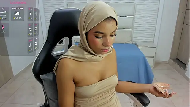 Snapshot of Layla_irfan chatting on July 3, 2026, 7:20 pm Layla irfan online show from July 3, 2026, 7:20 pm