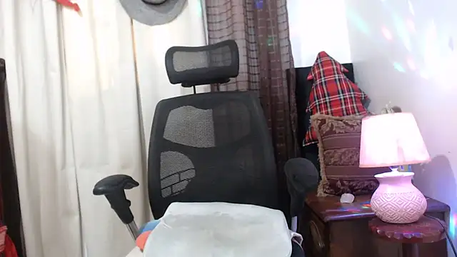 jenny milf69 online show from April 4, 2026, 2:25 pm