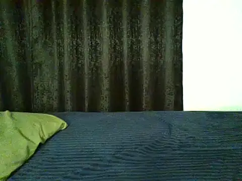 Snapshot of sweetdarling4 chatting on June 18, 2026, 4:13 am sweetdarling4 online show from June 18, 2026, 4:13 am