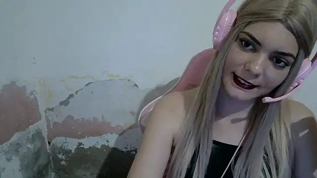Snapshot of Angel_Ristoww chatting on June 3, 2026, 11:54 pm Angel Ristoww online show from June 3, 2026, 11:54 pm