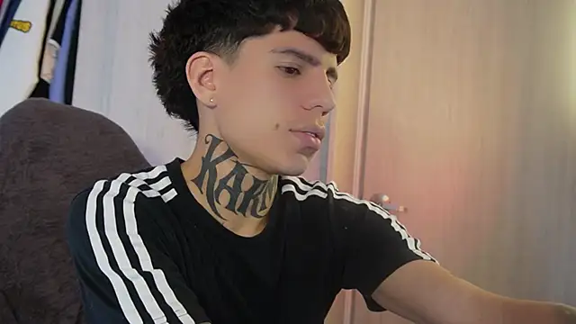 Snapshot of Angel_Luna0 chatting on May 29, 2026, 12:47 pm Angel Luna0 online show from May 29, 2026, 12:47 pm