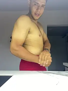 stivenruiz1303 online show from May 26, 2026, 6:04 pm