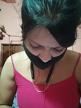 ZOYA-STRIP online show from June 24, 2026, 4:28 pm