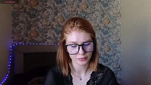 Snapshot of Juli_Ginger chatting on June 25, 2026, 5:56 am Juli Ginger online show from June 25, 2026, 5:56 am