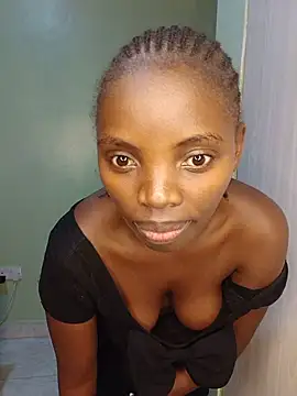 Alianamilly0 online show from May 17, 2026, 2:46 pm
