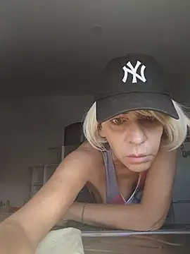 MartinaX X online show from May 18, 2026, 8:42 am