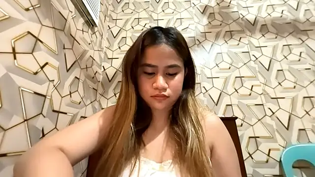 AngeliqueSimoson online show from May 20, 2026, 5:13 am