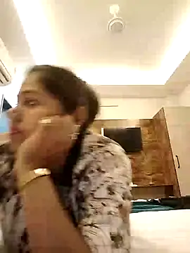 Miss kirtii online show from May 18, 2026, 7:47 am
