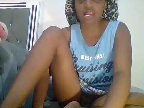 Snapshot of Sweet_cas chatting on July 2, 2026, 10:27 pm Sweet cas online show from July 2, 2026, 10:27 pm