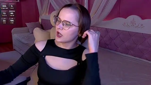 AgnesRay online show from June 18, 2026, 7:18 pm