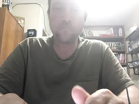 Snapshot of icebergXpress chatting on June 2, 2026, 3:36 pm icebergXpress online show from June 2, 2026, 3:36 pm