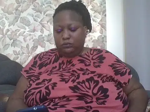 Snapshot of fat_ebonyqueen chatting on June 25, 2026, 6:18 am fat ebonyqueen online show from June 25, 2026, 6:18 am