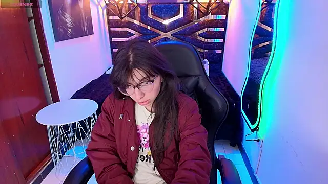 Snapshot of Allyshon_ chatting on June 24, 2026, 7:57 pm Allyshon online show from June 24, 2026, 7:57 pm