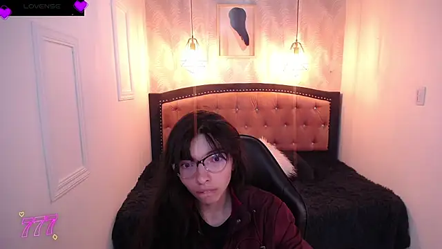 Snapshot of Allyshon_ chatting on July 2, 2026, 8:15 pm Allyshon online show from July 2, 2026, 8:15 pm