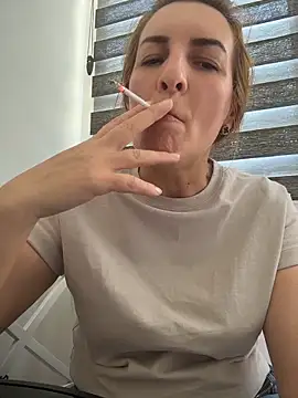 Snapshot of Hot-Milf4U chatting on June 4, 2026, 1:17 pm Hot-Milf4U online show from June 4, 2026, 1:17 pm