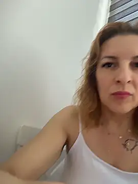 Snapshot of Hot-Milf4U chatting on June 19, 2026, 6:40 am Hot-Milf4U online show from June 19, 2026, 6:40 am